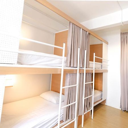 Simple To Sleep Hostel Бангкок Экстерьер фото