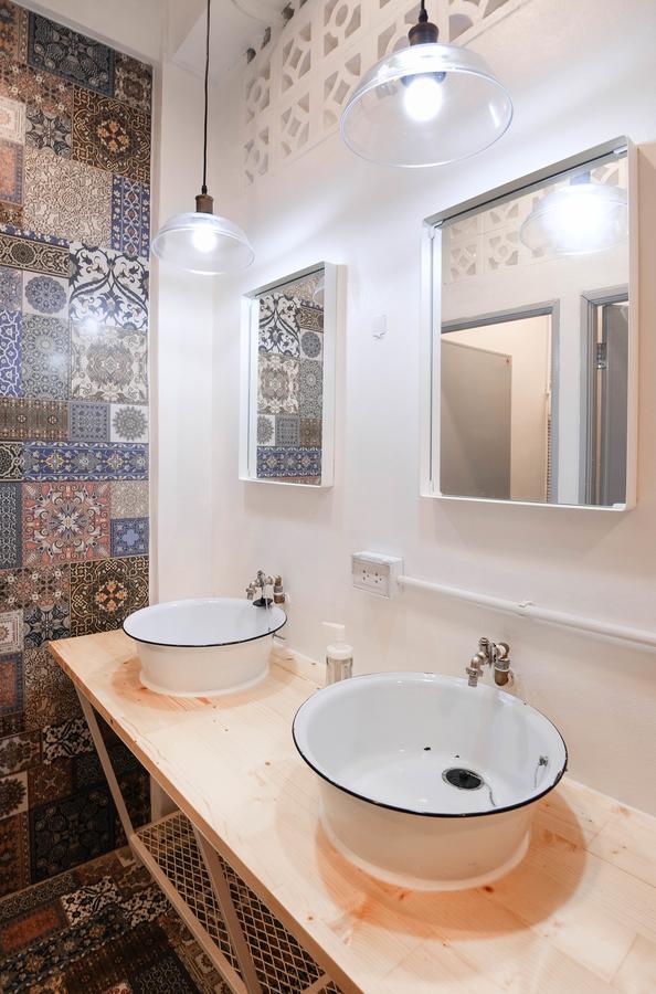 Simple To Sleep Hostel Бангкок Экстерьер фото