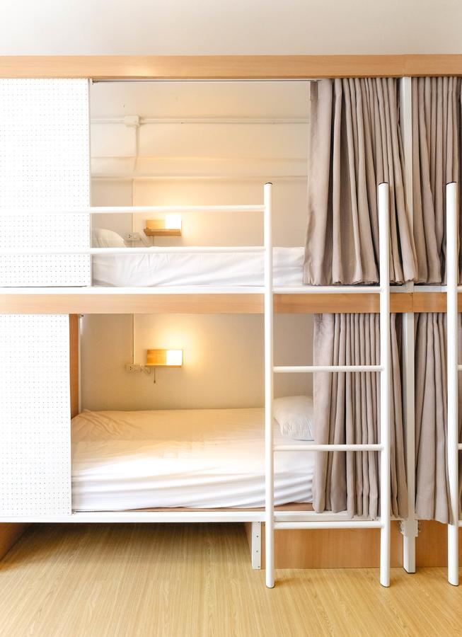 Simple To Sleep Hostel Бангкок Экстерьер фото