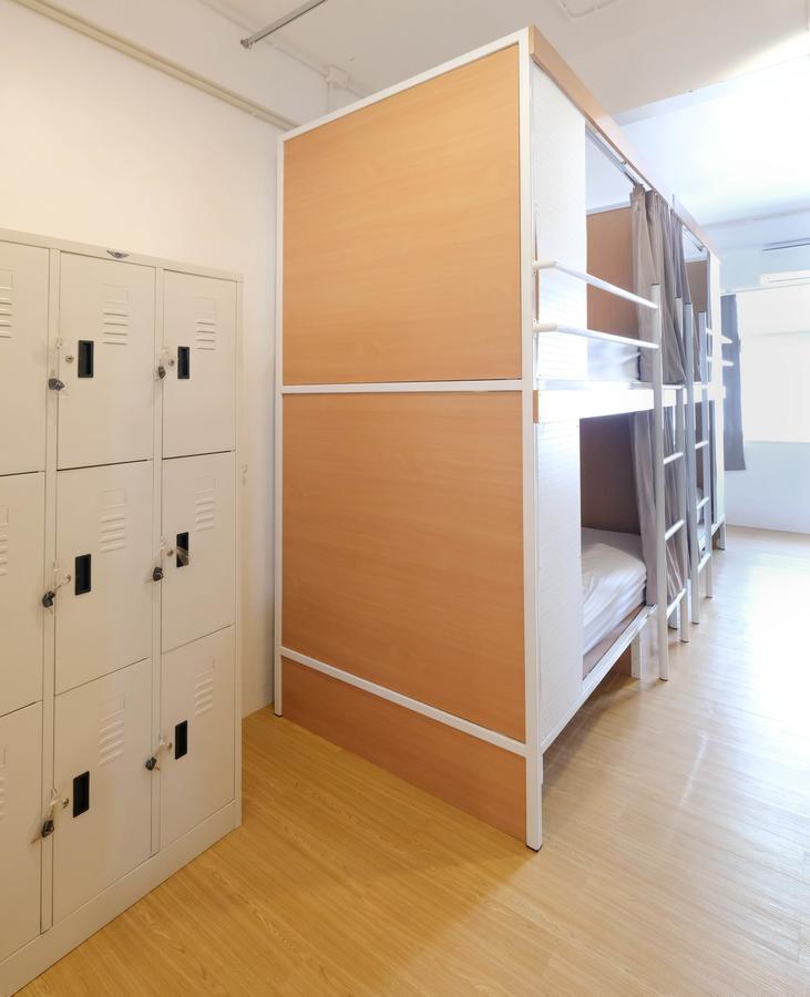 Simple To Sleep Hostel Бангкок Экстерьер фото