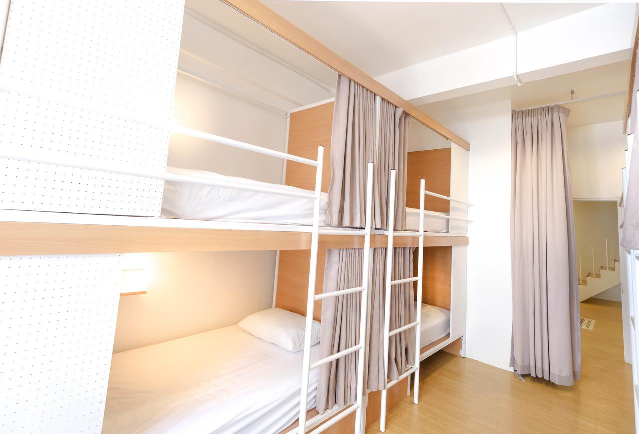 Simple To Sleep Hostel Бангкок Экстерьер фото
