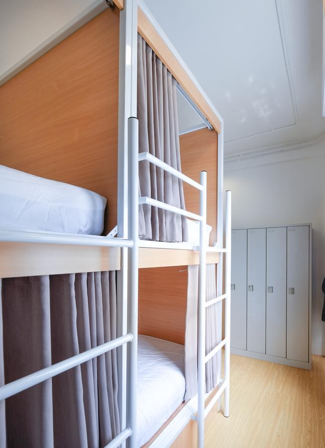 Simple To Sleep Hostel Бангкок Экстерьер фото