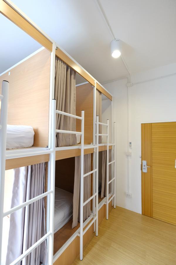 Simple To Sleep Hostel Бангкок Экстерьер фото