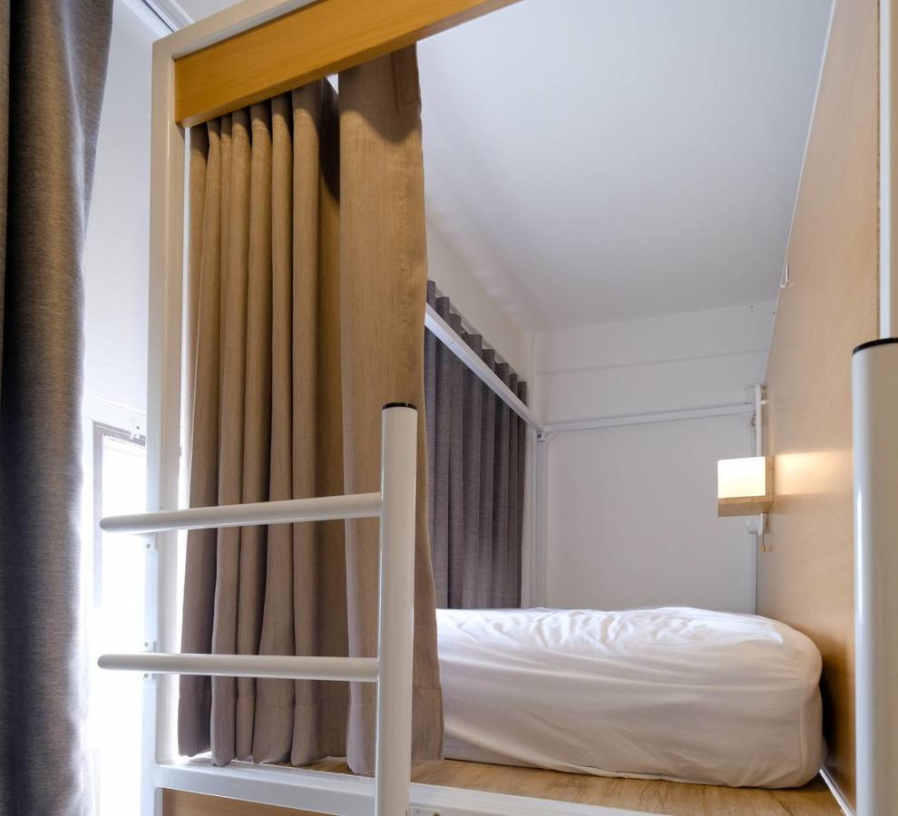 Simple To Sleep Hostel Бангкок Экстерьер фото